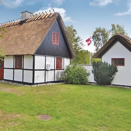 Three-bedroom Holiday In Ebeltoft