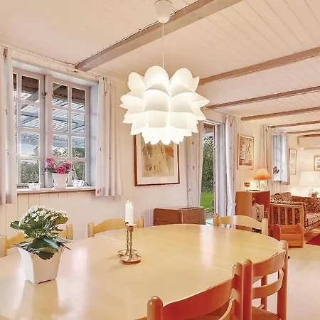 Three-bedroom Holiday In * Ebeltoft